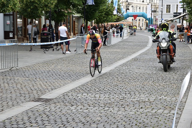 季后赛形势分析：勇士重返前六格局再生变化 太阳逐渐掉队远离附加.